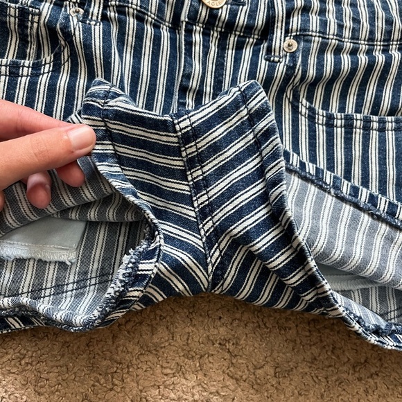 AEO Striped High Rise Shortie Shorts - Picture 3 of 7